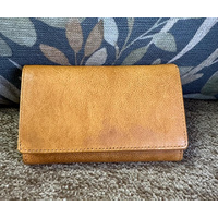 Rugged Hide Delta Leather Wallet - Tan