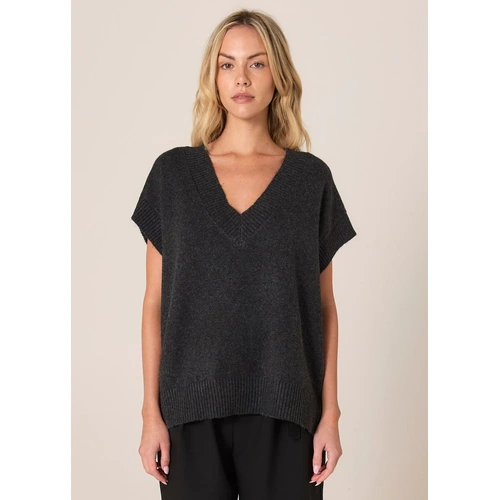 Fate + Becker Rae V-Neck Vest - Black Marle