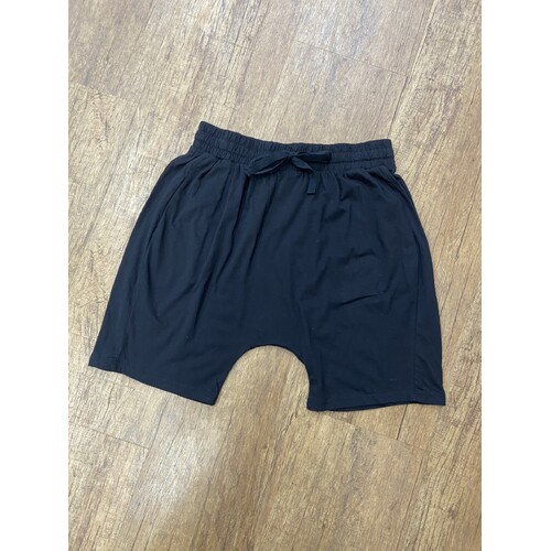 Little White Lie-Flow Short-Black