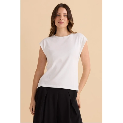 Betty Basics Cuff Rib Tee - White [Size: 18]
