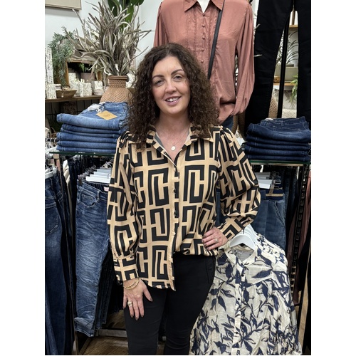 Cindy & Sami Black Maze Print L/S Shirt - Mocha