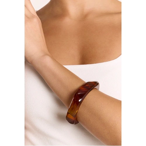 Feather + Noise Jasmine Bangle - Dark Tort