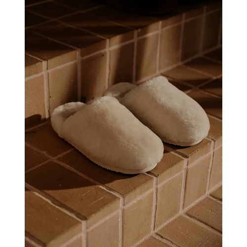 Hommey. Sheepskin Slippers - Cream