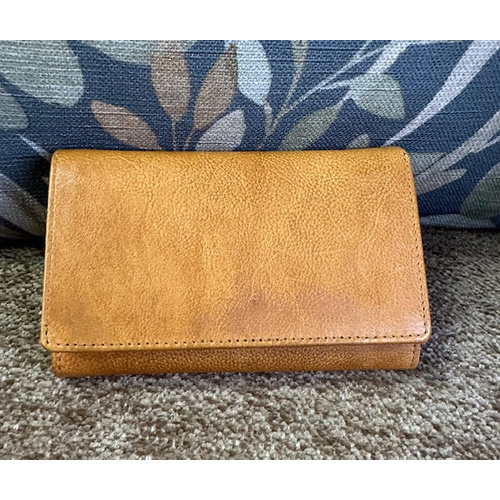 Rugged Hide Delta Leather Wallet - Tan
